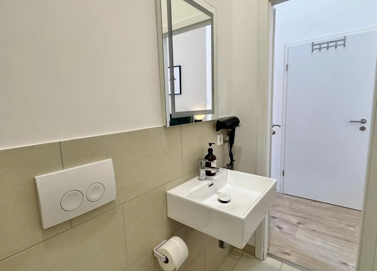 Heaven Homes - Doppelzimmer Mit Eigenem Bad Dusseldorf Germany